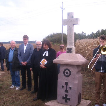 Navrácení památky do krajiny-křížek u Budkovic 2016