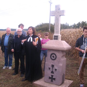 Navrácení památky do krajiny-křížek u Budkovic 2016